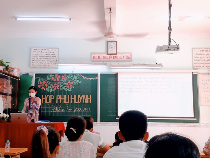 Bỏ quy định họp phụ huynh ba lần mỗi năm, cho phép họp trực tuyến - Ảnh 1.