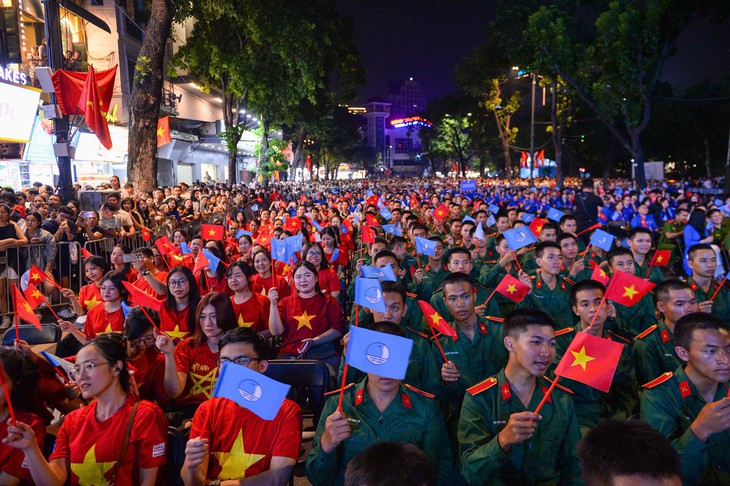 Con gái đại tướng Nguyễn Chí Thanh đến chung vui với 70 thủ lĩnh thanh niên nhận giải thưởng mang tên cha - Ảnh 11.
