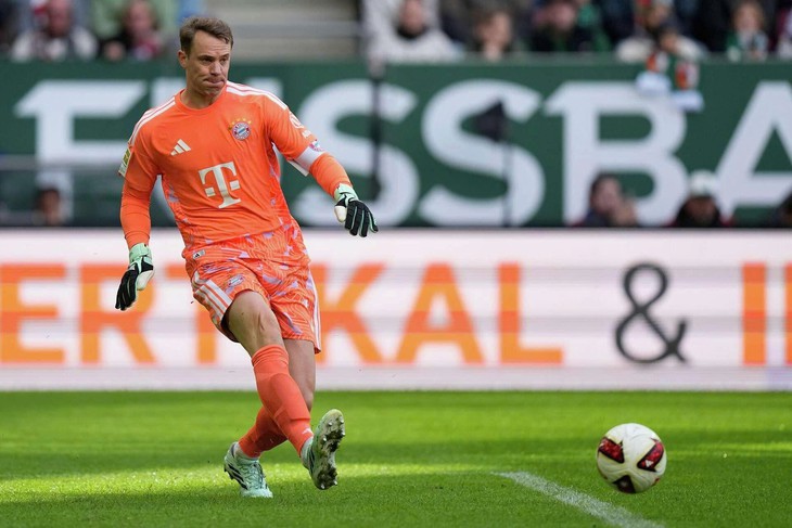 Thủ môn Bayern Munich ‘biếu’ đối thủ bàn thắng nhanh nhất lịch sử Bundesliga - Ảnh 1.