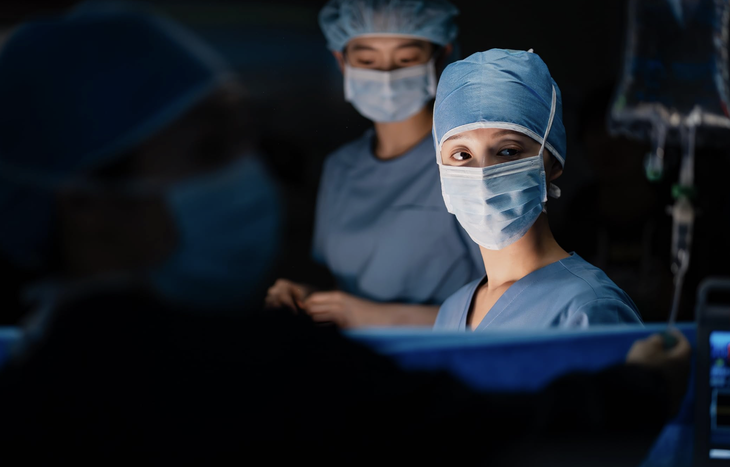 Kim Ji Won phá vỡ hình tượng bác sĩ quen thuộc trong Doctor X - Ảnh 3.