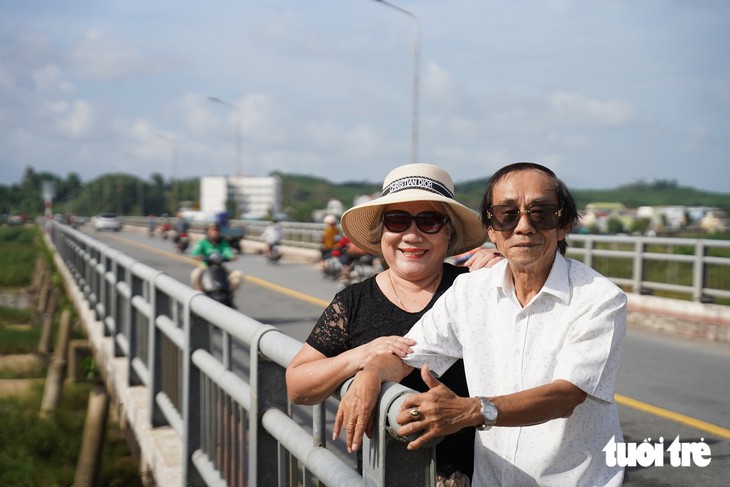 Đến cầu Trà Khúc 1, lưu giữ hình ảnh thân thuộc trước ngày đóng cầu - Ảnh 3.