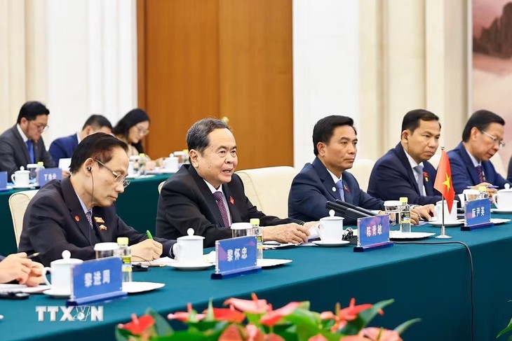 Chủ tịch Quốc hội Trần Thanh Mẫn thăm mô hình lập pháp ở Bắc Kinh, hội kiến ông Vương Hộ Ninh - Ảnh 3.