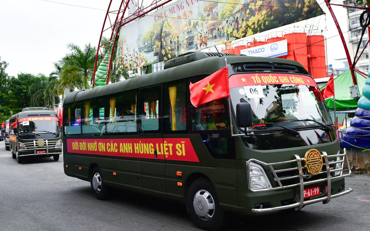 Phó chủ tịch UBND TP.HCM Nguyễn Mạnh Cường: Nhành hoa trắng mang sự biết ơn của nhân dân với anh hùng liệt sĩ - Ảnh 4.