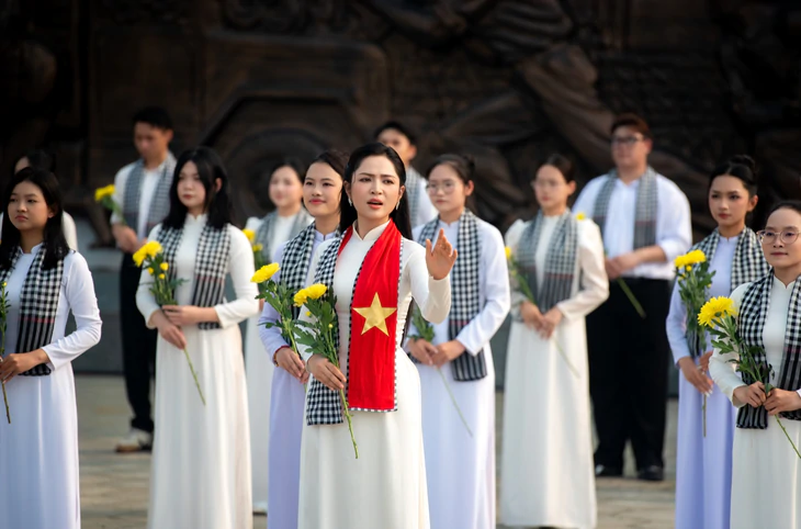 Ca sĩ Duyên Quỳnh và nhạc sĩ Nguyễn Văn Chung ra MV đồng hành cùng chiến dịch 500 ngày đêm - Ảnh 1.