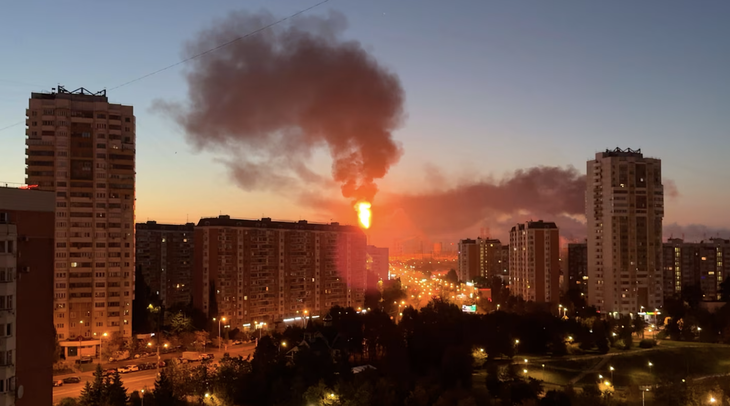 Mỹ dọa ngừng chia sẻ tin tình báo nếu Ukraine còn tấn công nhà máy lọc dầu Nga - Ảnh 1.