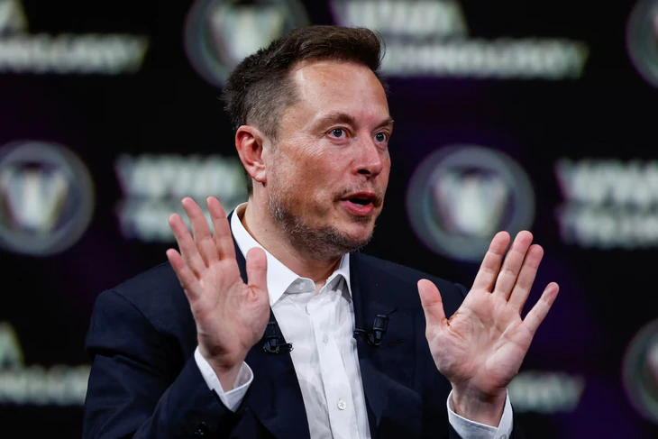 Tỉ phú Elon Musk: 'Ông Zelensky đã đi quá giới hạn' - Ảnh 1.