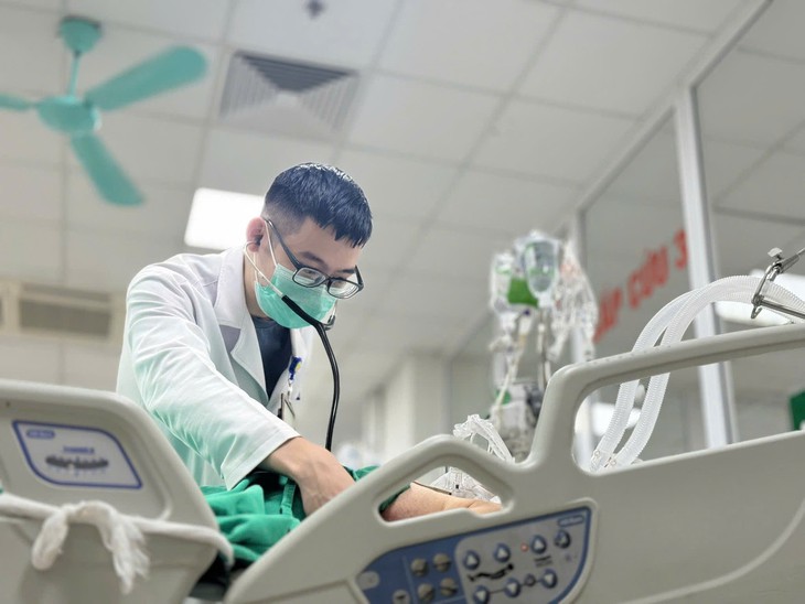Nhiều người sốt, mất khứu giác, vị giác: Có phải do COVID-19?  - Ảnh 2.