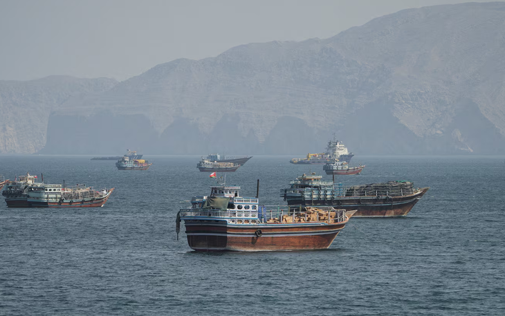 Iran lại bắn siêu tàu chở dầu, đề xuất làm trung gian Saudi Arabia - Houthi - Ảnh 6.