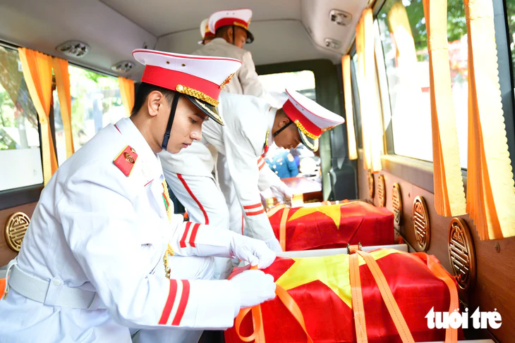 "Xin dâng hương những linh hồn bất tử" vang lên trong Tổng duyệt Lễ truy điệu, an táng liệt sĩ tại công viên Lê Thị Riêng - Ảnh 11.