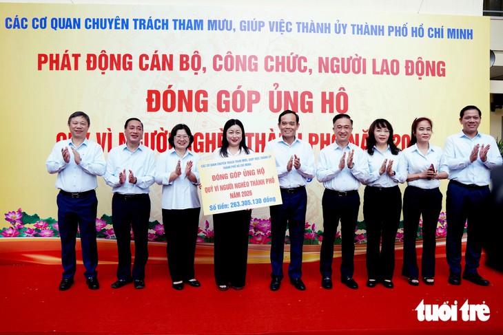 Cán bộ, công chức TP.HCM góp quỹ Vì người nghèo năm 2026 - Ảnh 1.