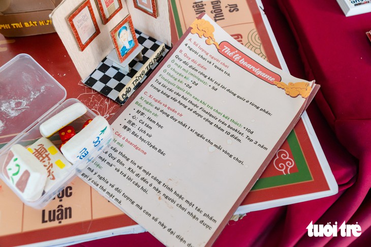 Học sinh hoá thân thành nhân vật lịch sử và thiết kế cờ tỷ phú văn học - Ảnh 8.