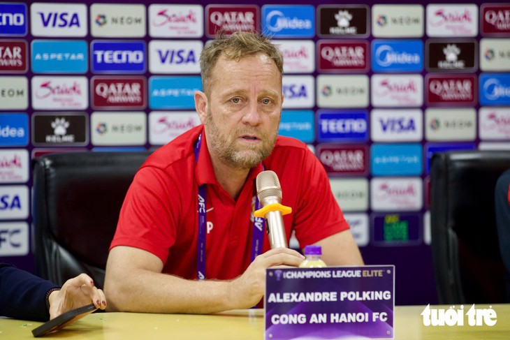HLV Polking úp mở khả năng ra sân của Đình Bắc trước trận gặp Kashima Antlers - Ảnh 1.