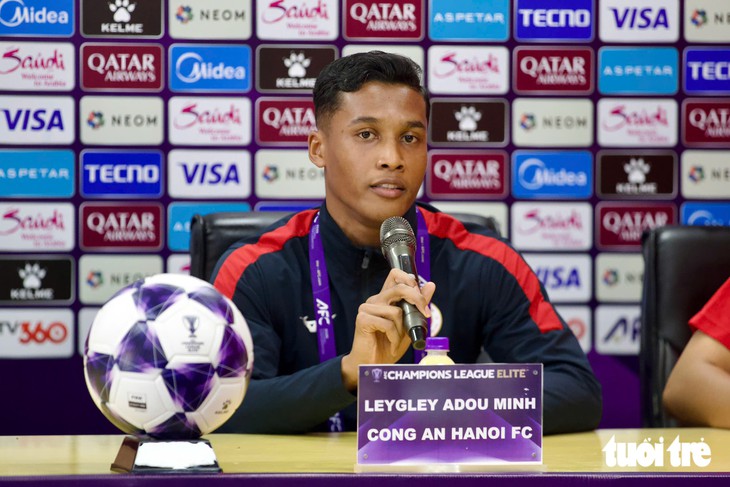 HLV Polking úp mở khả năng ra sân của Đình Bắc trước trận gặp Kashima Antlers - Ảnh 2.