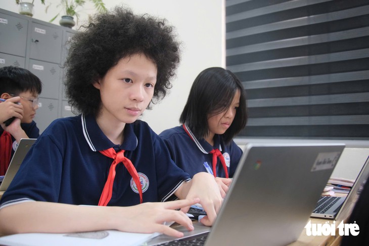 Trường THCS công lập cho 100% học sinh dùng laptop trong lớp, quản lý ra sao? - Ảnh 4.
