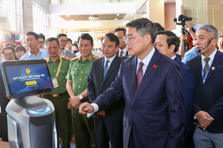 Thủ tướng: Hưng Yên cần quyết tâm cao nhất để sớm trước năm 2030 trở thành thành phố - Ảnh 1.