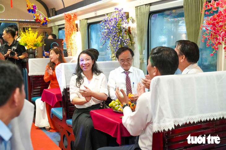 Ngành đường sắt ra mắt đoàn tàu chất lượng cao nối TP.HCM với địa điểm du lịch biển Nha Trang - Ảnh 5.