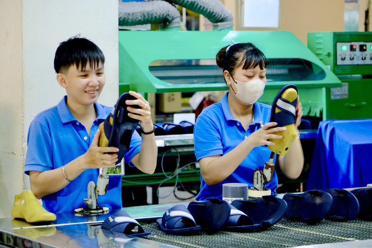 Ngày Doanh nhân Việt Nam 13-10: Doanh nghiệp làm mới mình để vươn xa - Ảnh 2.