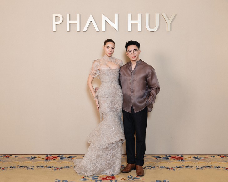 Sau 3 năm ở Pháp, Phan Huy đưa cánh đồng tuổi thơ lên sàn diễn Việt - Ảnh 4.