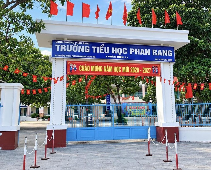 Phụ huynh phản ánh trường tiểu học đặt tên lớp khó nhớ, phường nói gì? - Ảnh 1.