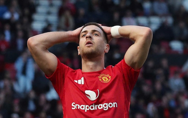 HLV Carrick: Lúc khó khăn mới rõ ai muốn cống hiến cho Man United - Ảnh 2.