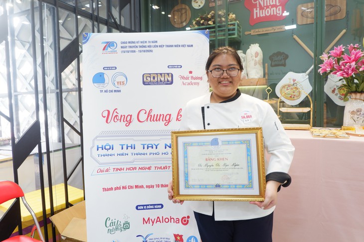 Chọn học nghề, bạn trẻ theo đuổi đam mê làm bánh bật khóc khi giành giải nhất - Ảnh 6.