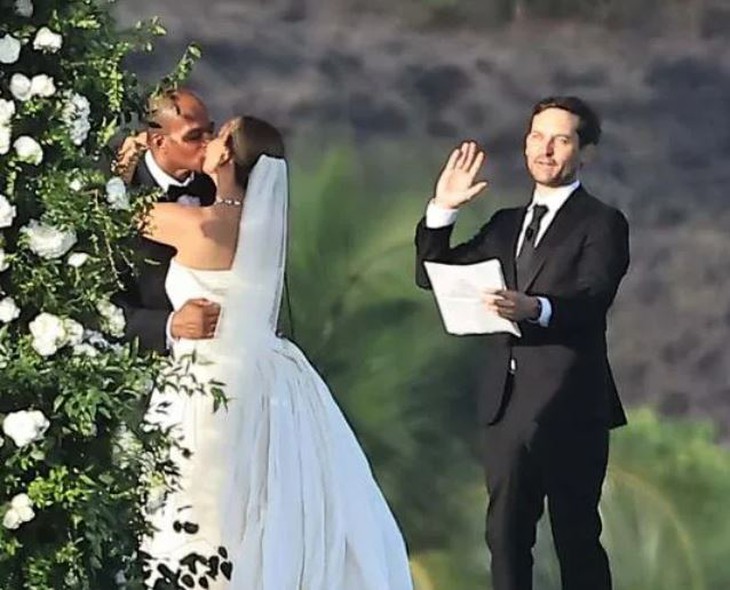 Tobey Maguire làm chủ hôn cho đám cưới của vợ cũ  - Ảnh 1.