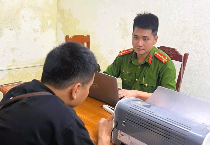 Công an điều tra nam shipper và khách nhận hàng xô xát ở Sầm Sơn - Ảnh 2.