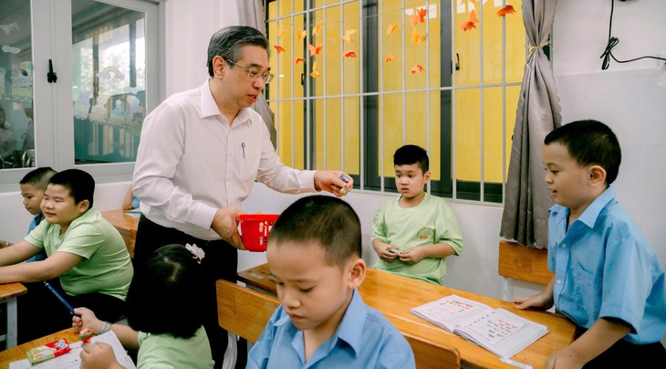 Phó bí thư Thành ủy TP.HCM Nguyễn Phước Lộc: không để trẻ em nào bị bỏ lại phía sau trong giáo dục - Ảnh 5.