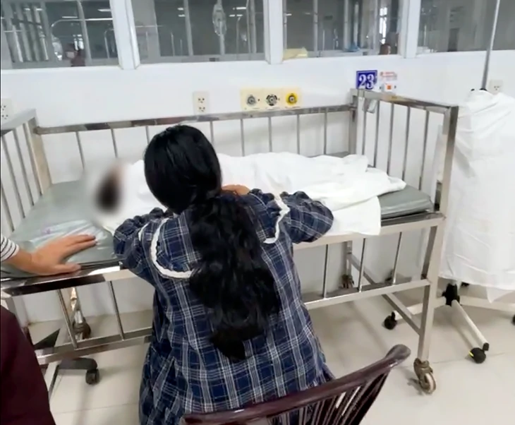 Làm rõ nguyên nhân bé gái 3 tuổi chết sau khi nhập viện điều trị ho, sốt - Ảnh 1.