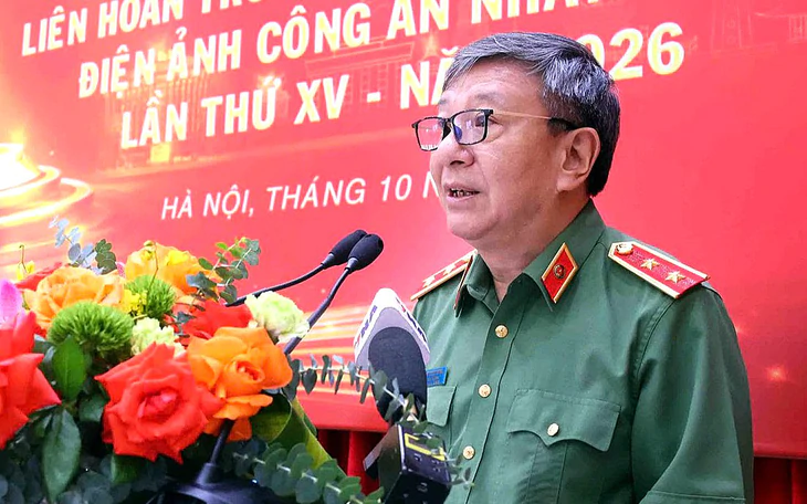 Trung tướng Đỗ Triệu Phong nói về giới hạn 20% AI, phim ngắn và cuộc cạnh tranh mới trong nghề báo - Ảnh 3.