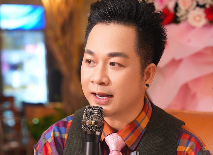 Quách Tuấn Du: 'Tôi từng bán bánh mì, cóc ổi mía ghim kiếm sống'  - Ảnh 1.