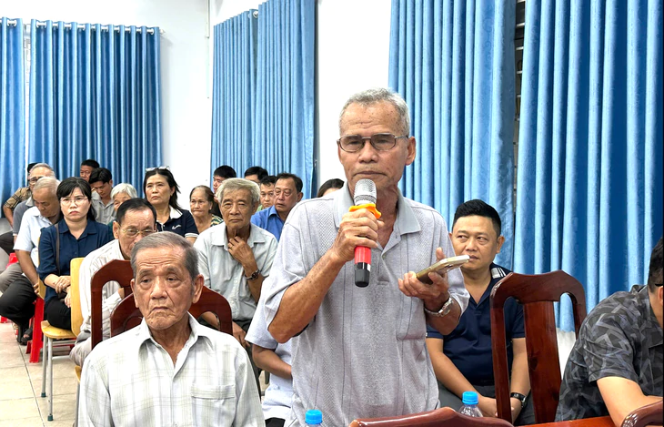 Cử tri phường Bình Dương, TP.HCM kiến nghị vì giá thu gom rác tăng cao - Ảnh 2.