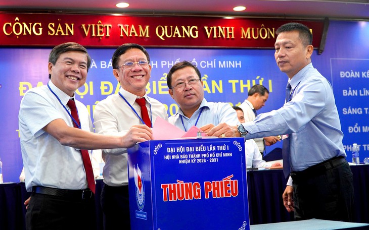 Ông Lê Văn Minh làm Chủ tịch Hội Nhà báo TP.HCM, nhiệm kỳ 2026-2031 - Ảnh 7.