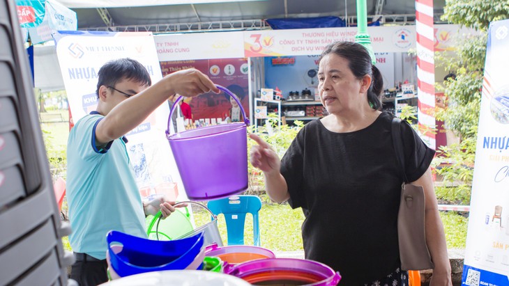 Mục tiêu giảm 'rò rỉ' nhựa ra tự nhiên của ngành nhựa - Ảnh 3.