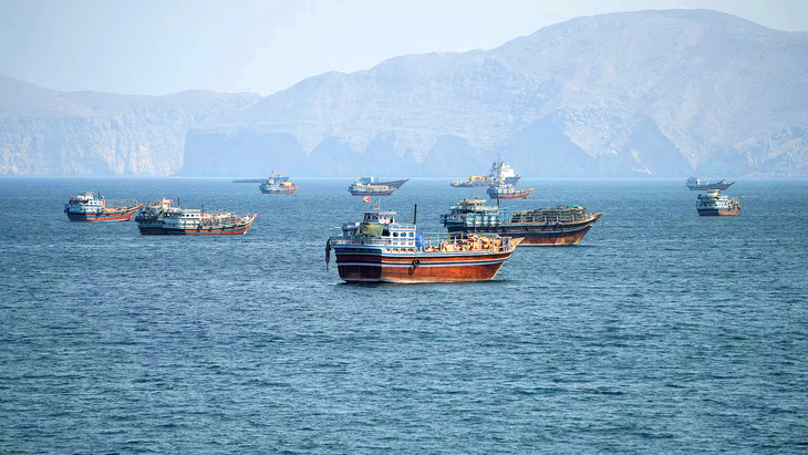Đàm phán bế tắc, Mỹ - Iran giằng co eo biển Hormuz - Ảnh 2.