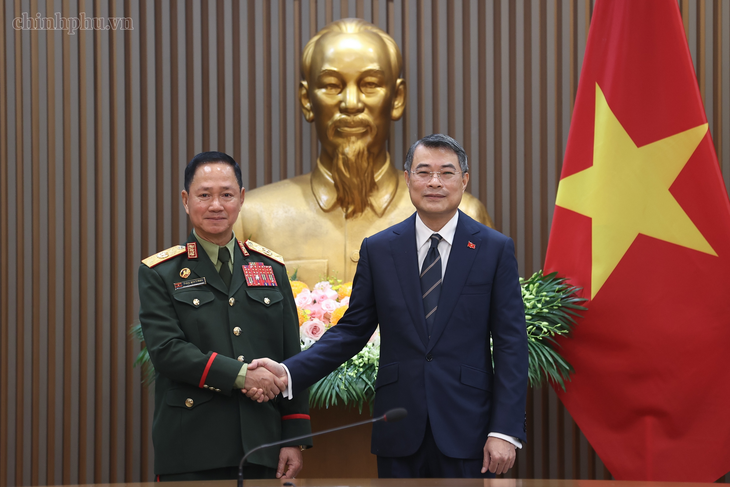 Thủ tướng Lê Minh Hưng tiếp hai Bộ trưởng Quốc phòng Lào và Campuchia - Ảnh 1.