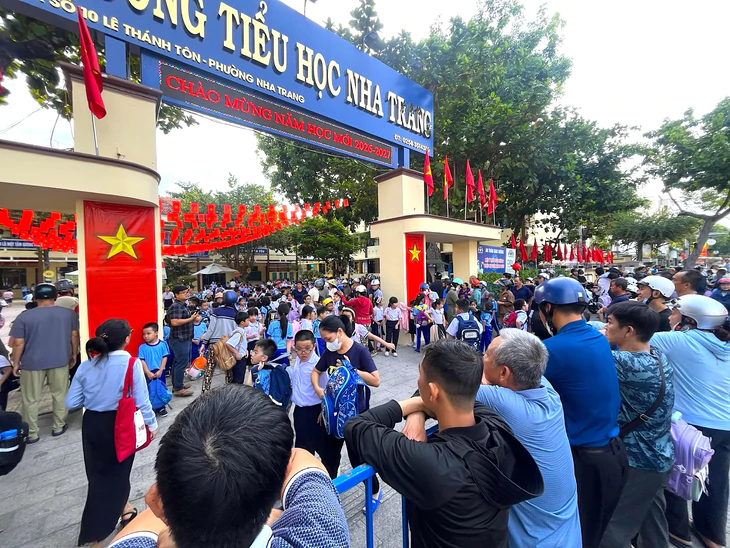 Quy mô lớn, học sinh đông, trường học ở Khánh Hòa đặt tên lớp sao cho dễ nhớ, dễ quản lý - Ảnh 1.