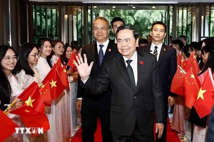 Chủ tịch Quốc hội Trần Thanh Mẫn đến Thiểm Tây, thăm siêu nhà máy Xiaomi - Ảnh 1.