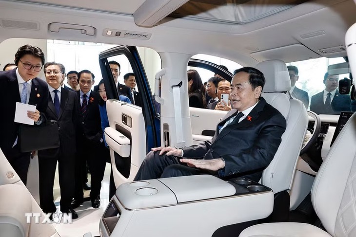 Chủ tịch Quốc hội Trần Thanh Mẫn đến Thiểm Tây, thăm siêu nhà máy Xiaomi - Ảnh 5.