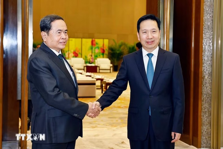 Chủ tịch Quốc hội Trần Thanh Mẫn đến Thiểm Tây, thăm siêu nhà máy Xiaomi - Ảnh 2.