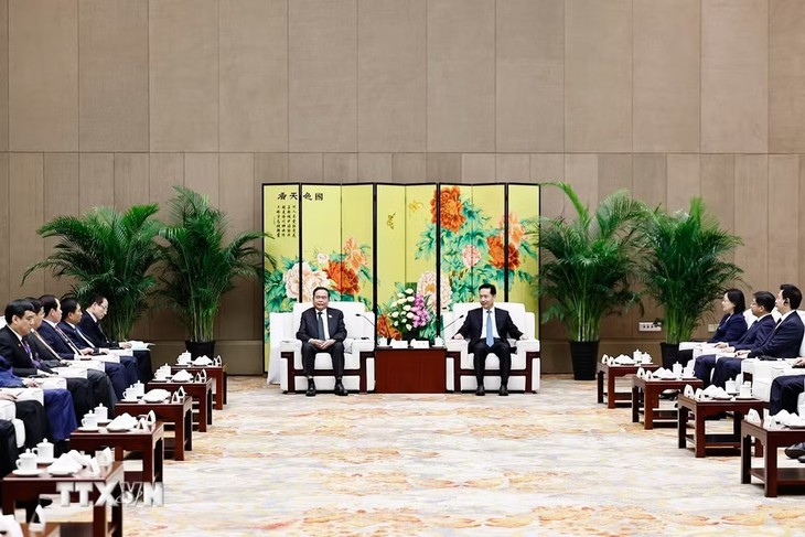 Chủ tịch Quốc hội Trần Thanh Mẫn đến Thiểm Tây, thăm siêu nhà máy Xiaomi - Ảnh 3.