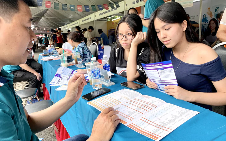 Thủ tướng yêu cầu làm sạch 12 triệu dữ liệu văn bằng, chứng chỉ trên VNeID trước 30-10 - Ảnh 4.