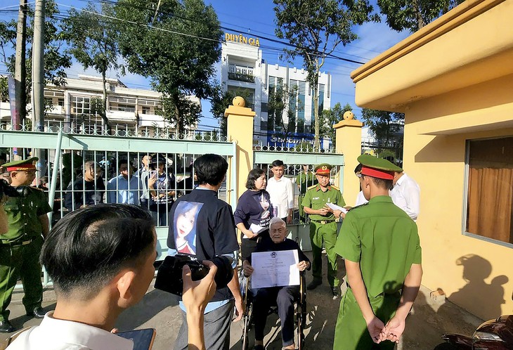 Xét xử tài xế gây tai nạn làm chết nữ sinh 14 tuổi ở Vĩnh Long năm 2026 - Ảnh 2.