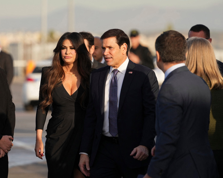 Từng là con dâu 'hụt' được ông Trump hết lời ca ngợi, vì sao nữ đại sứ Mỹ mất chức? - Ảnh 3.