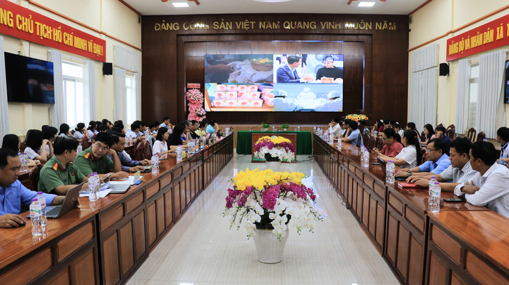 iSMART góp phần thúc đẩy chuyển đổi số giáo dục tại Tràm Chim - Ảnh 1.