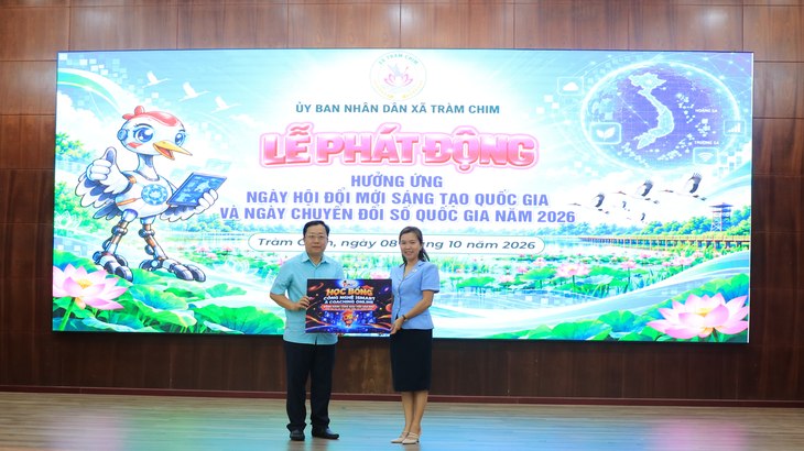 iSMART góp phần thúc đẩy chuyển đổi số giáo dục tại Tràm Chim - Ảnh 4.