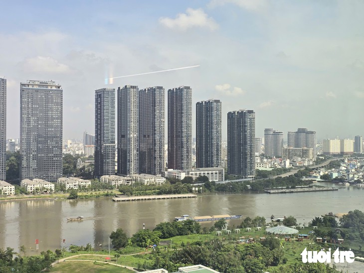 Bất động sản TP.HCM giằng co về giá, người mua tìm kiếm phân khúc vừa túi tiền - Ảnh 1.