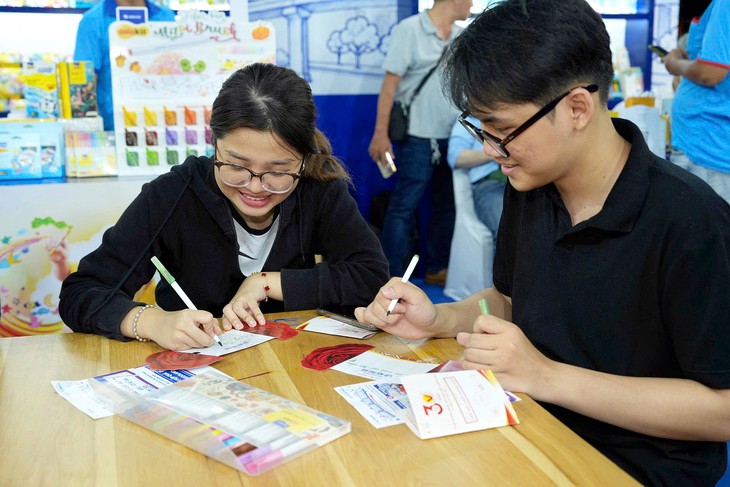 30 năm Thiên Long đồng hành cùng Hàng Việt Nam Chất lượng cao - Ảnh 2.