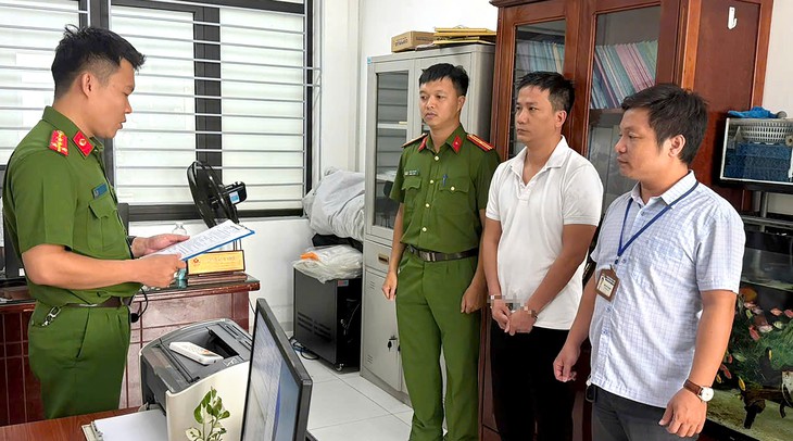 41 lần chuyển tiền mua sim số đẹp, người phụ nữ bị chiếm đoạt hơn 1,3 tỉ đồng - Ảnh 1.