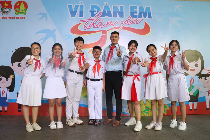 Cần Thơ kiến nghị chính sách cho Tổng phụ trách Đội sau sáp nhập trường - Ảnh 2.